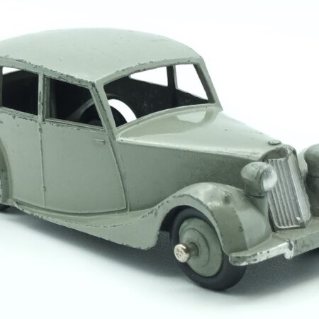 vue de 3/4 avant de la Triumph 1800 de 1946 DinkyToys