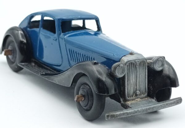 Vue de 3/4 avant d'une Rover 14 (P1) Streamline coupé bleu outremer Dinky Toys GB en version d'après guerre