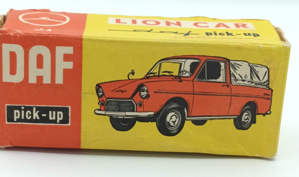 Boite de la DAF 750 pick-up bâché