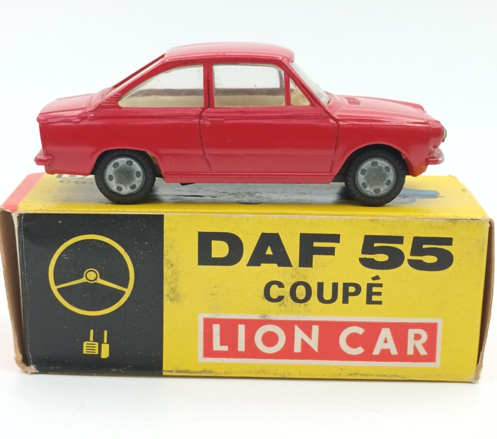 DAF 55 Coupé LION CAR et sa Boite