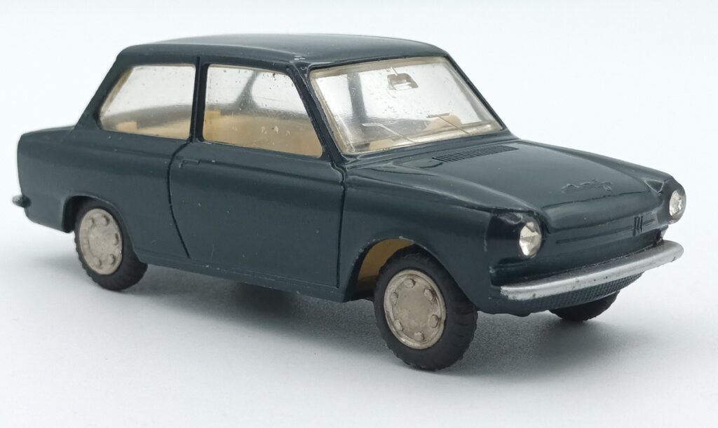 Vue de 3/4 de la DAF 44 LION CAR