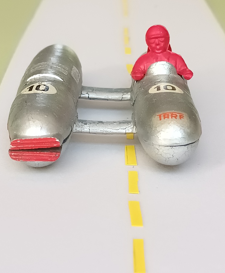 TARF 1 E.G.M. vue de face dans une ligne droite