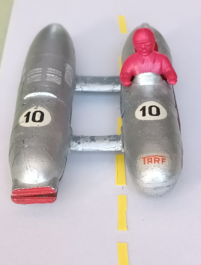 Tarf E.GM. vue avant plongeante