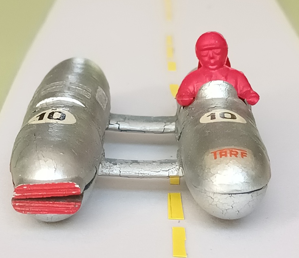 Tarf E.G.M. vue de face