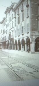 Arcades de la rue Dieci Giornate au centre de Brescia où se trouvait le magasin Bruneri