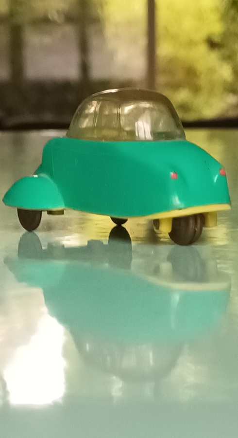 Messerschmitt KR JUNO Plast vert menthe en gros plan de 3/4 arrière