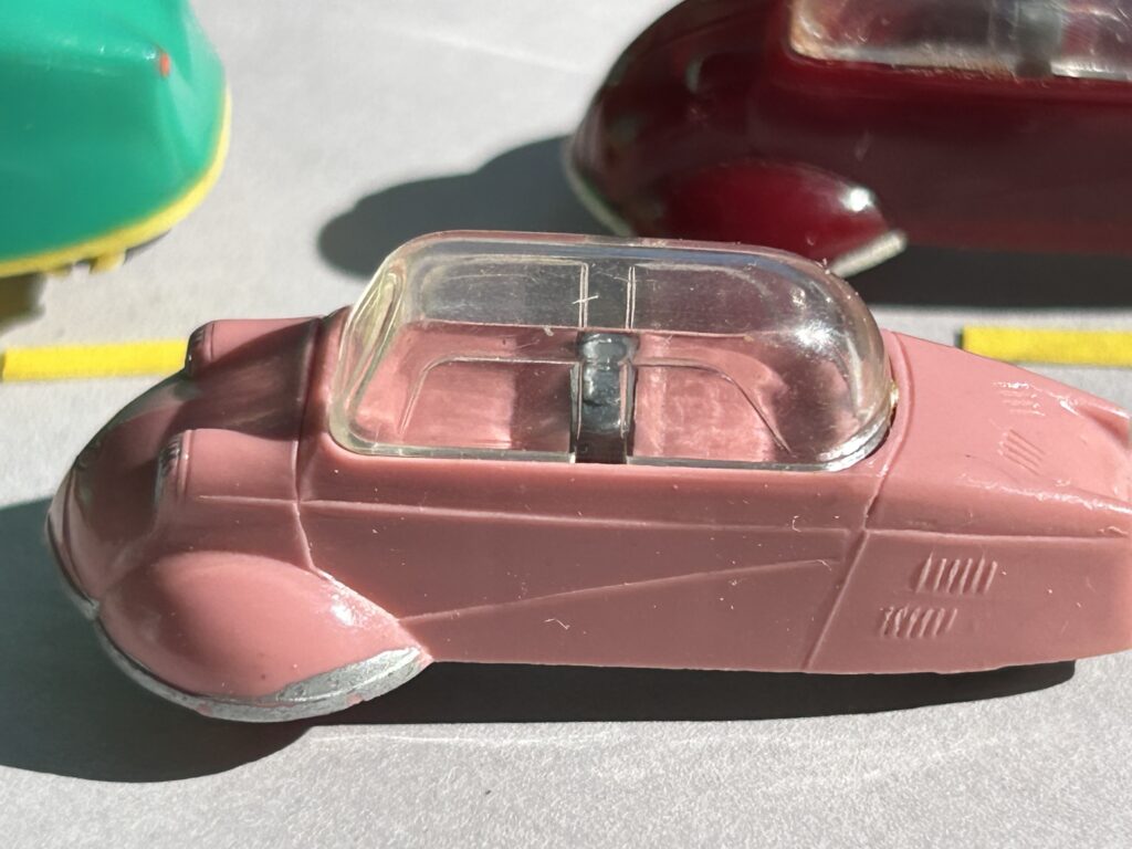 Messerschmitt KR 175 Siku rose type 2 en gros plan vue latérale de dessus